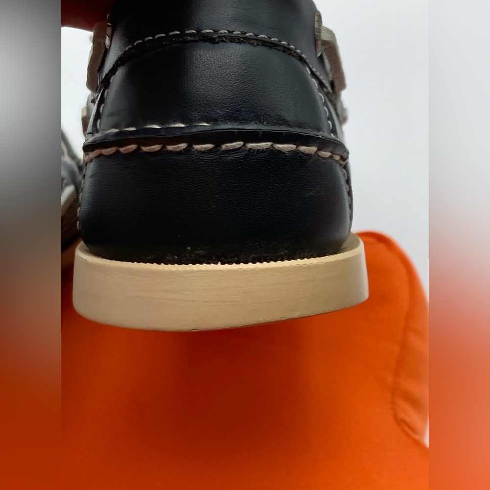 L.L. Bean Women's Navy Leather Slip on Boat Loafers Shoes Size 9 - Picture 6 of 11